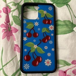 CHEERY AND DAISY WILDFLOWER CASE IPHONE 12